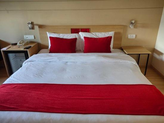 היידראבד Lumis Studio Apartment מראה חיצוני תמונה